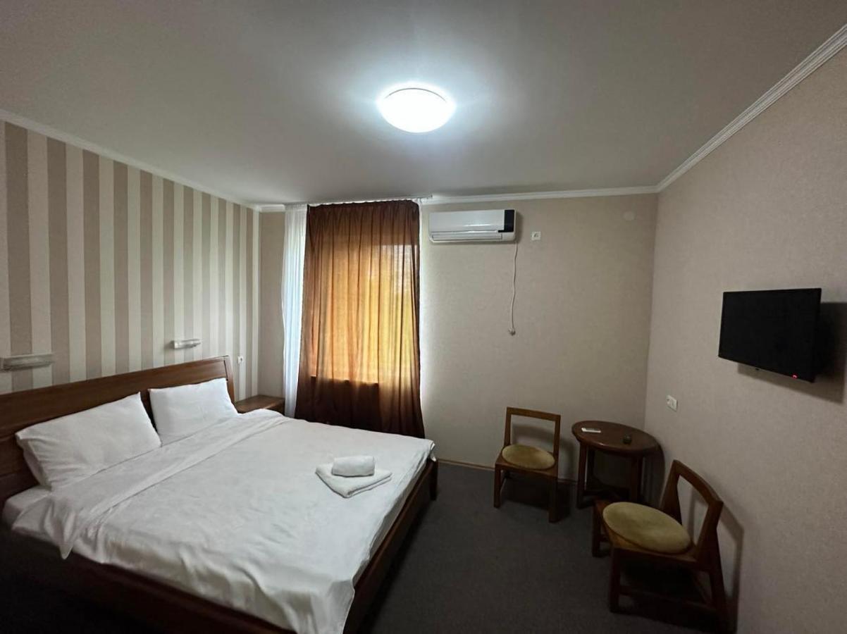 Imeri Park Hotel Kutaisi Zewnętrze zdjęcie