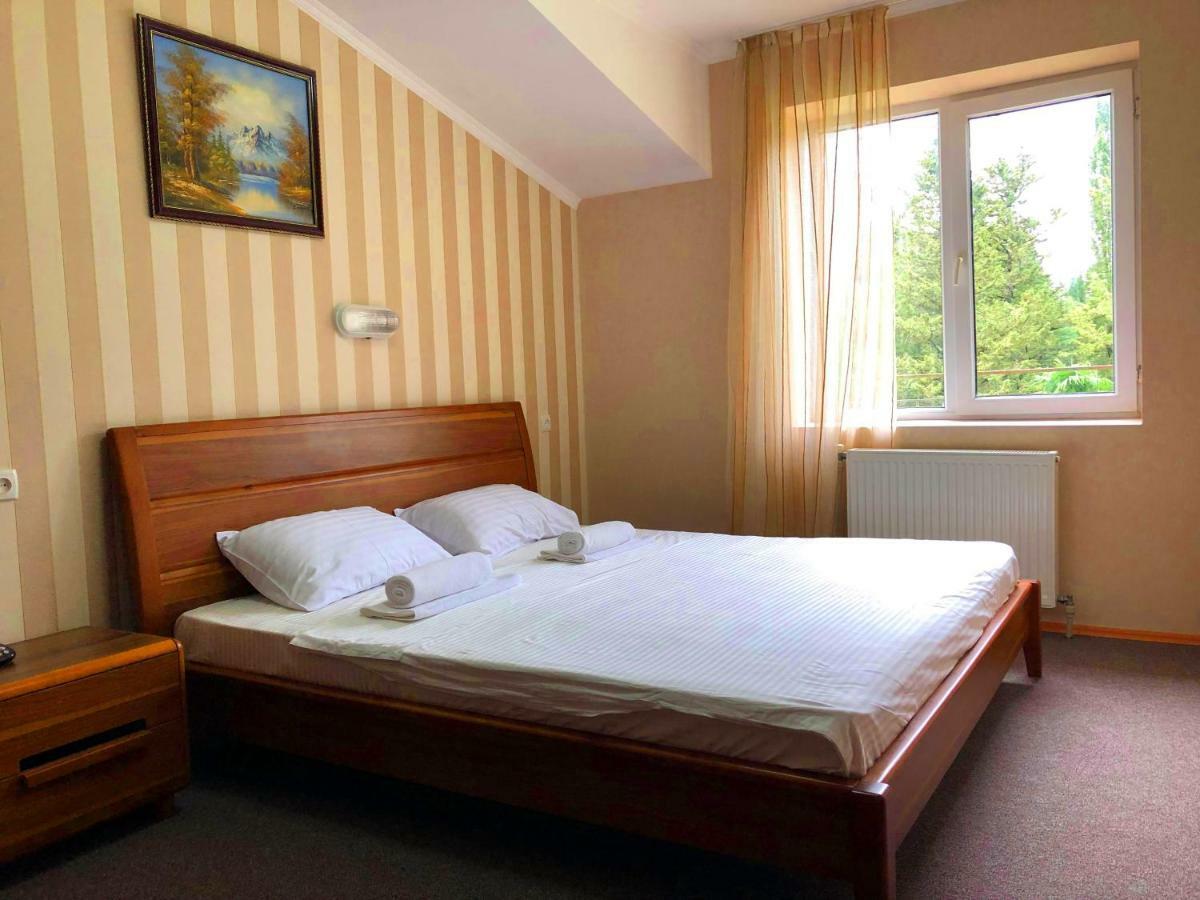 Imeri Park Hotel Kutaisi Zewnętrze zdjęcie